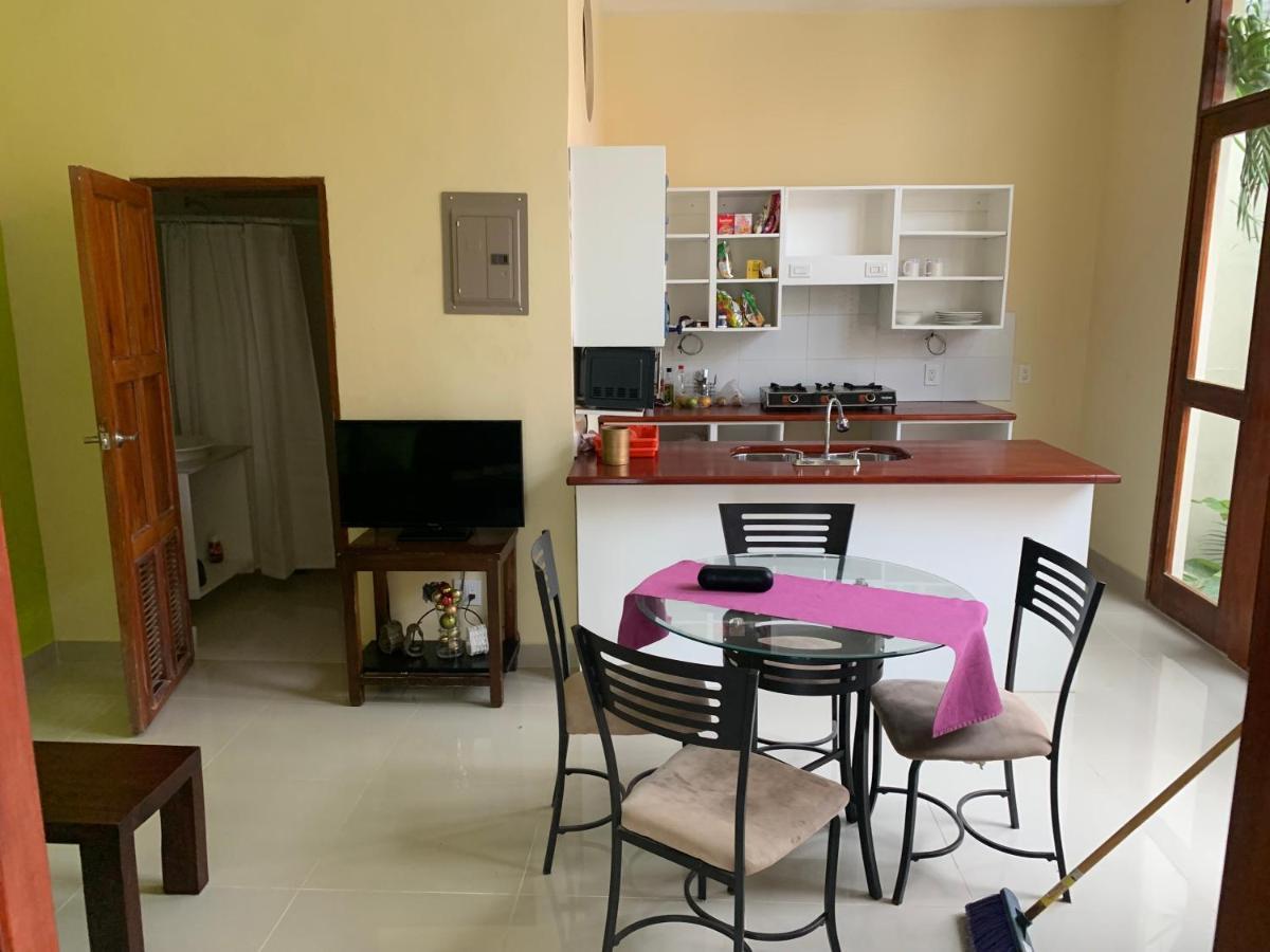 Apartamentos Casa Amarilla Granada Eksteriør bilde