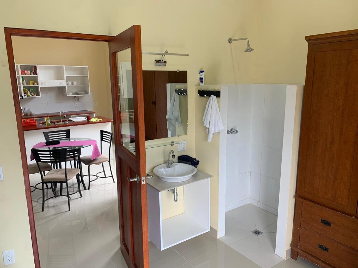 Apartamentos Casa Amarilla Granada Eksteriør bilde