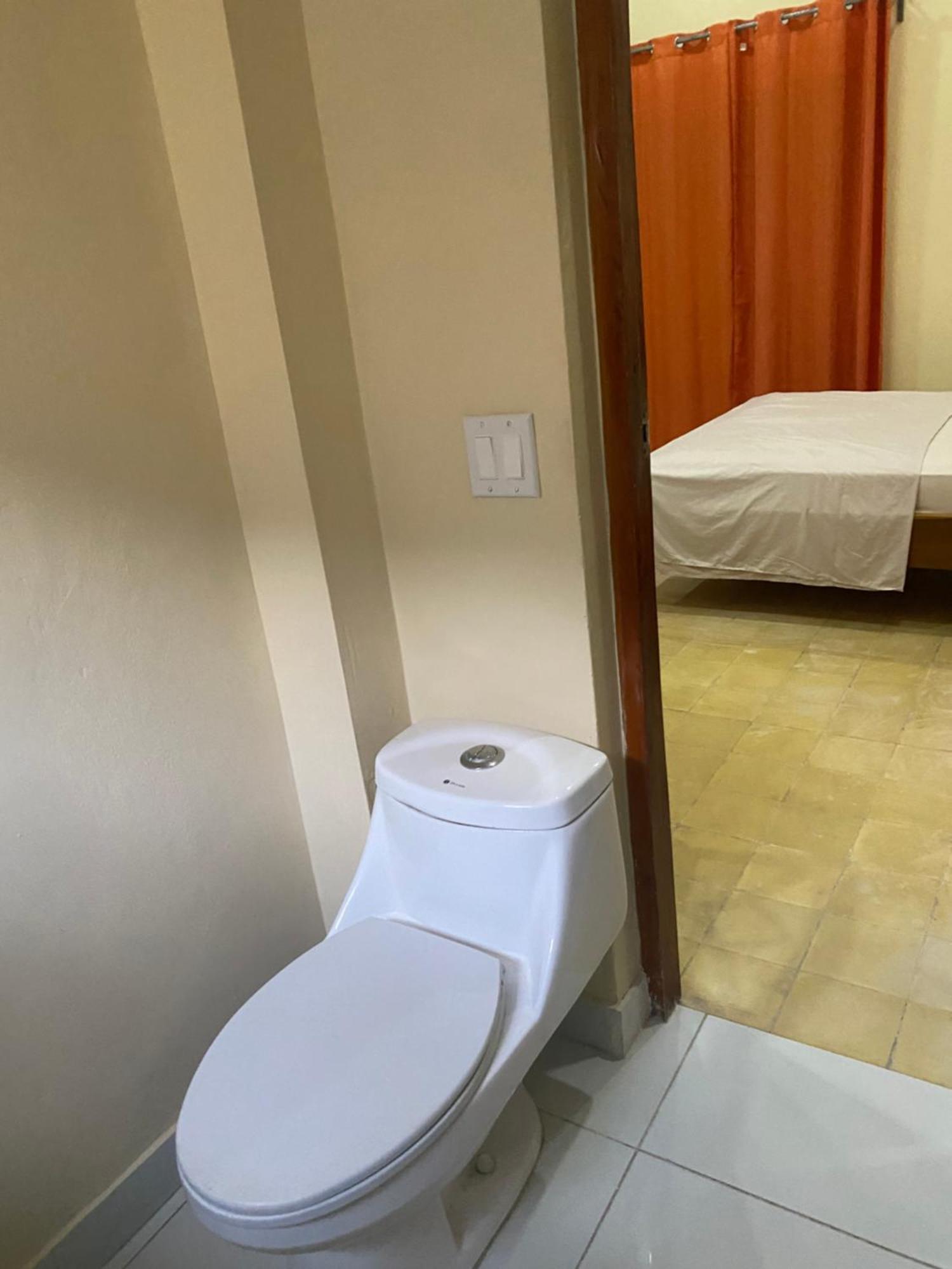 Apartamentos Casa Amarilla Granada Eksteriør bilde