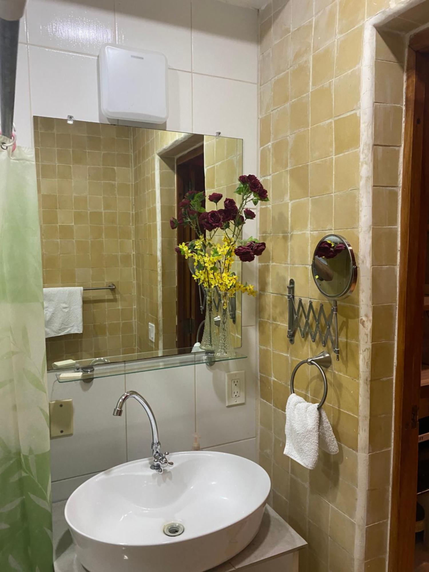 Apartamentos Casa Amarilla Granada Eksteriør bilde