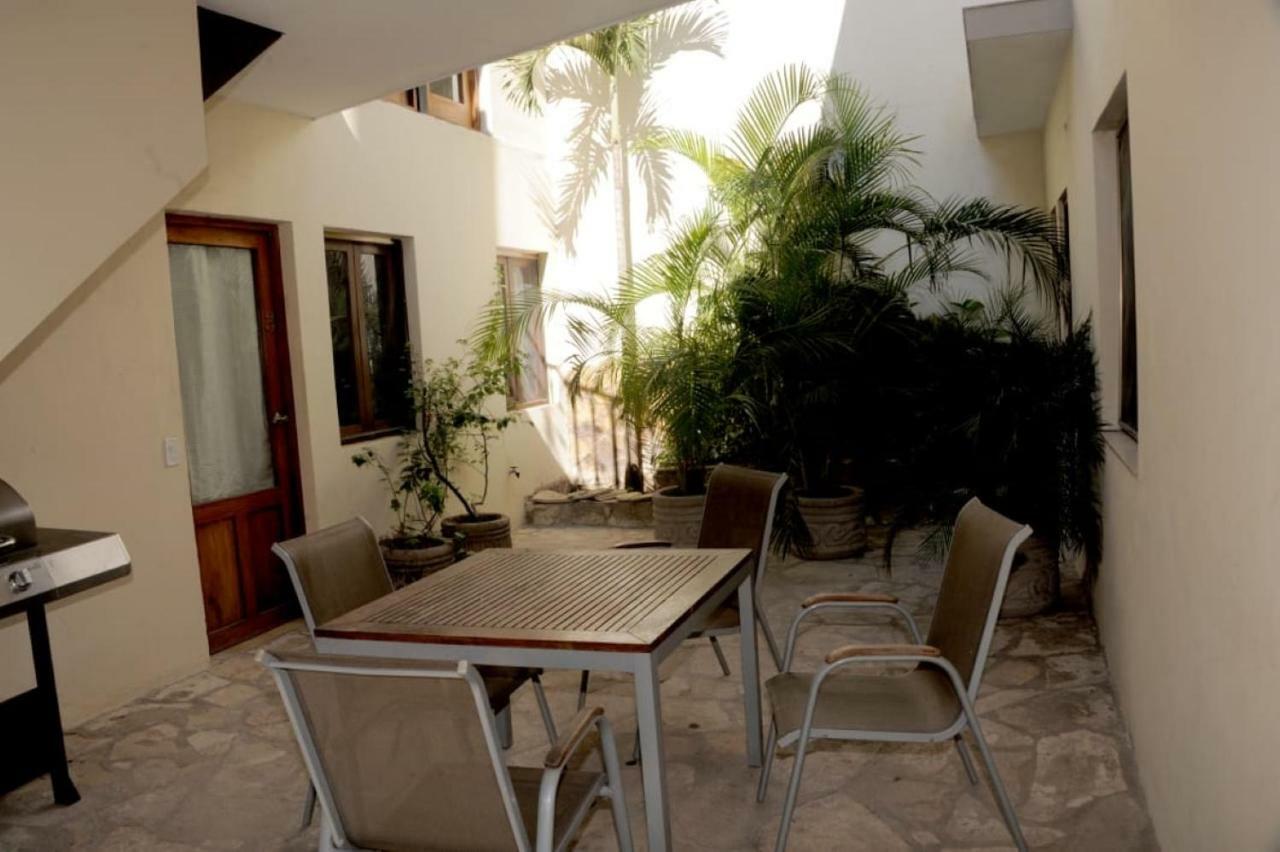 Apartamentos Casa Amarilla Granada Eksteriør bilde
