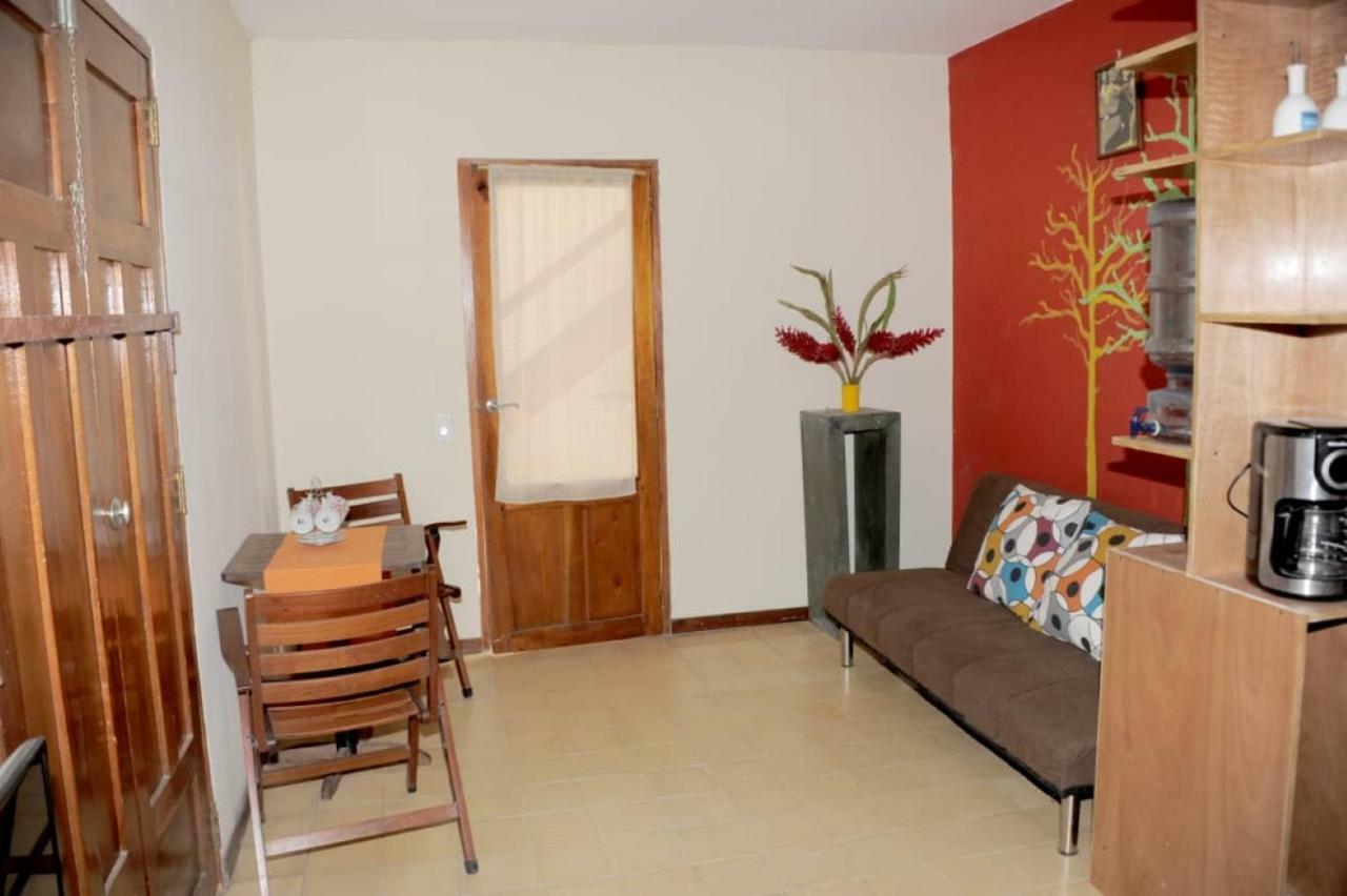 Apartamentos Casa Amarilla Granada Eksteriør bilde