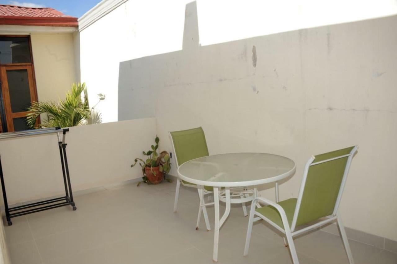 Apartamentos Casa Amarilla Granada Eksteriør bilde