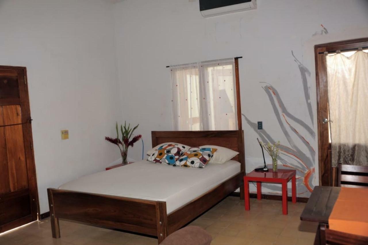 Apartamentos Casa Amarilla Granada Eksteriør bilde