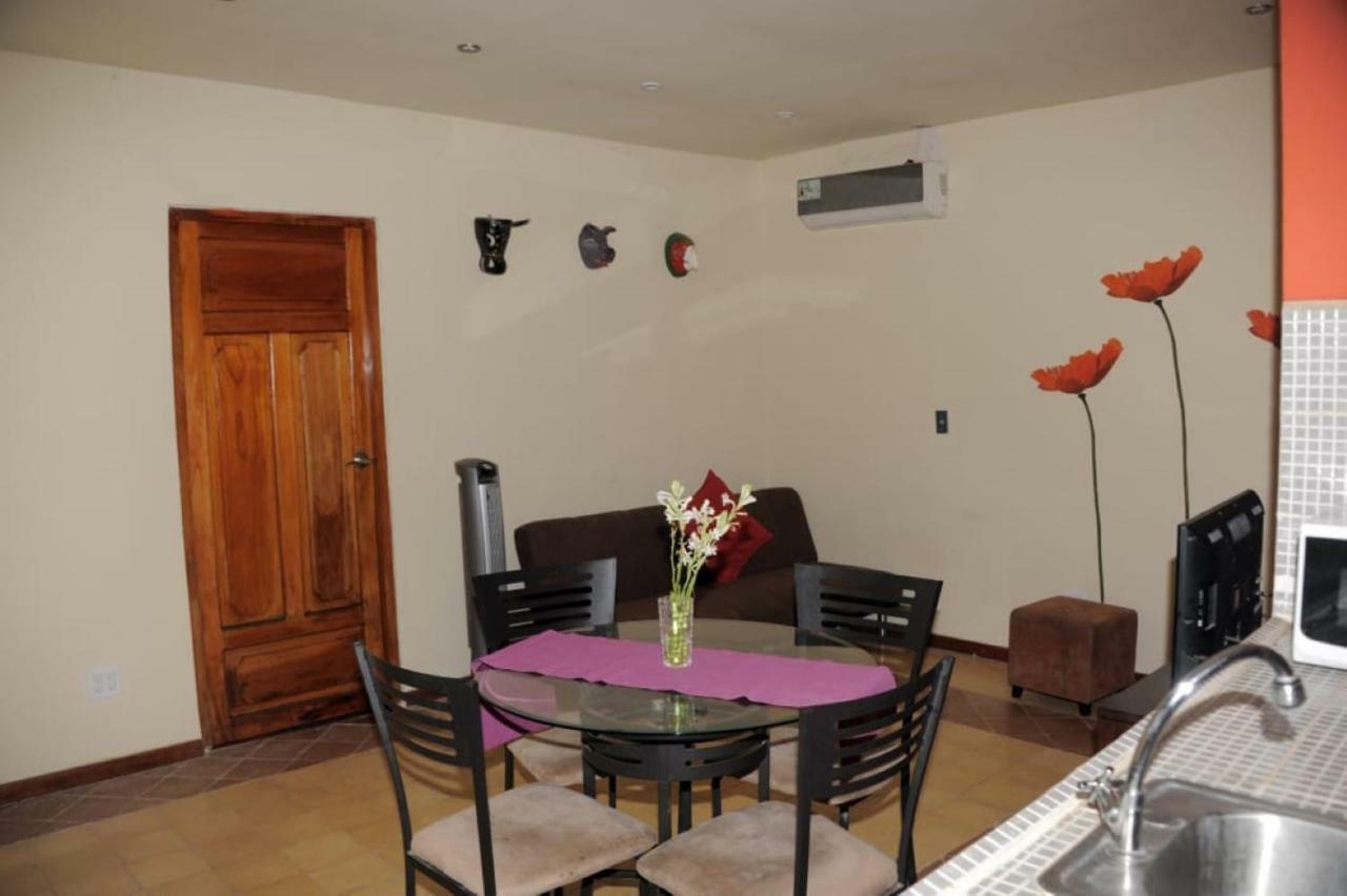 Apartamentos Casa Amarilla Granada Eksteriør bilde