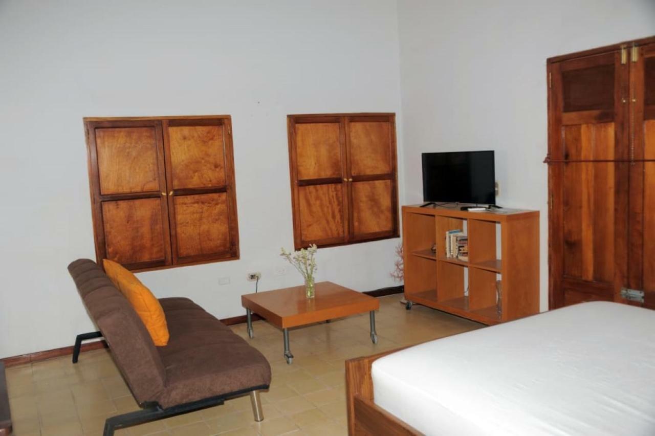 Apartamentos Casa Amarilla Granada Eksteriør bilde